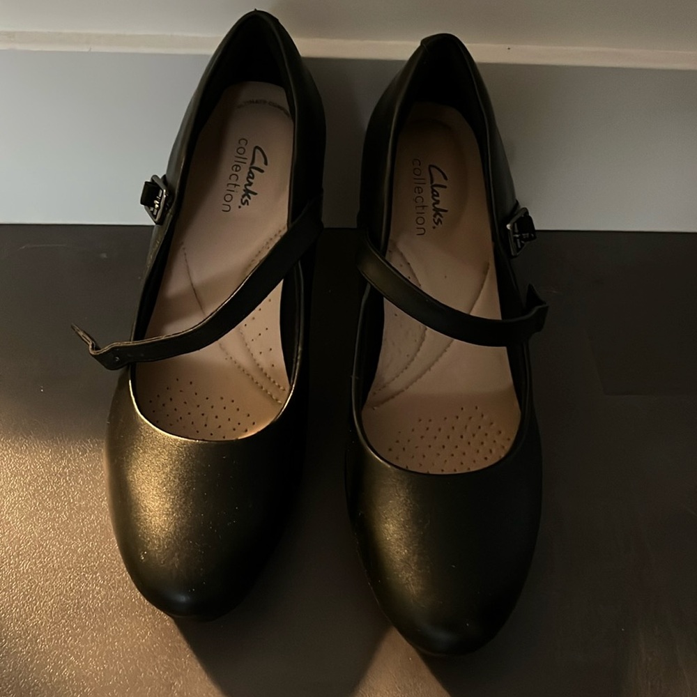 Clark’s Ambry Shine Black Leather Maryjane Heels